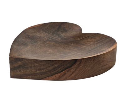 Holzschale in Herzform