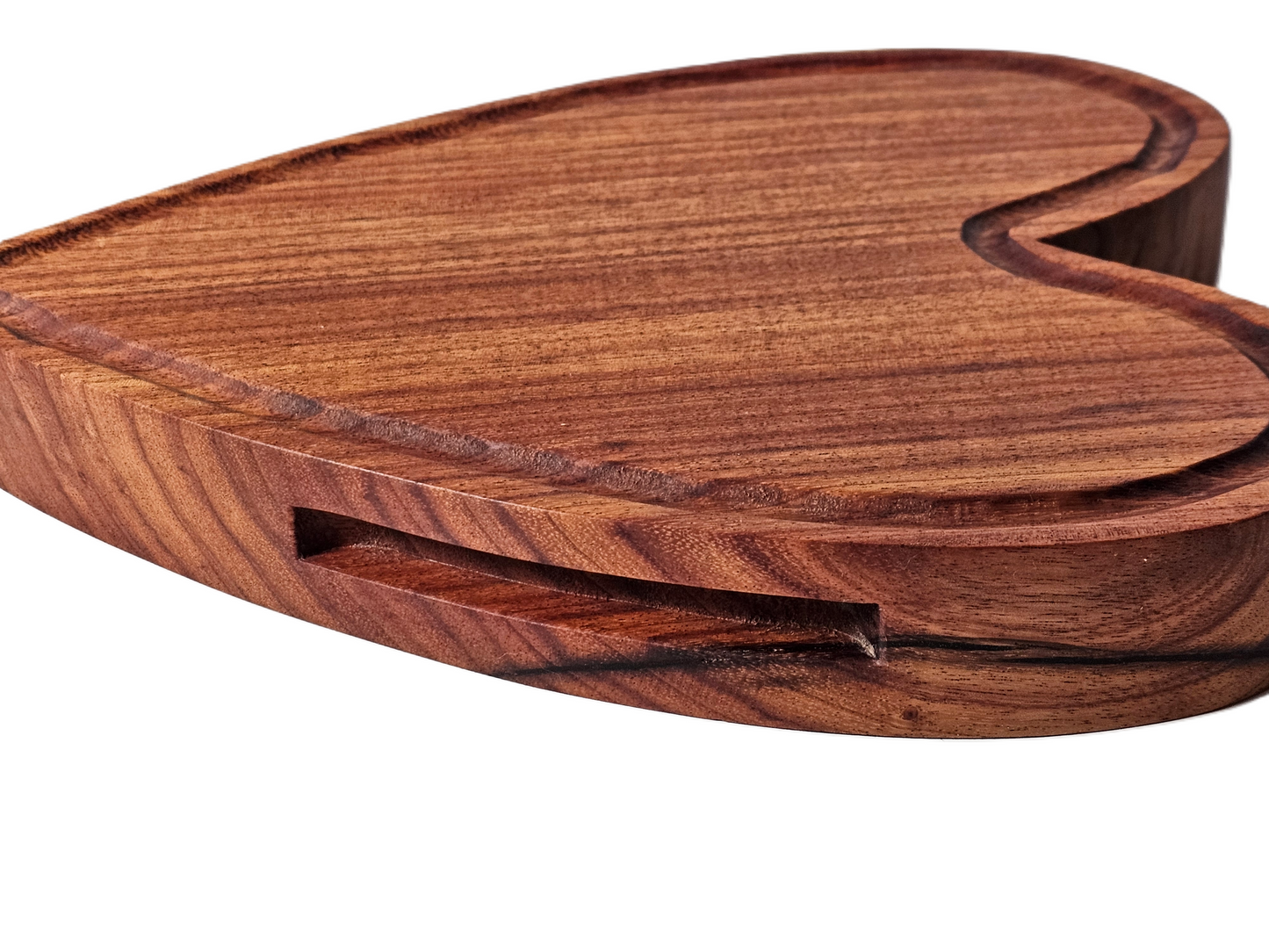 Holzschale in Herzform