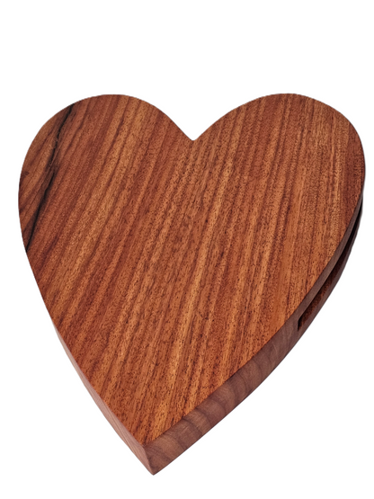 Holzschale in Herzform