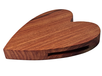 Holzschale in Herzform