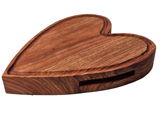 Holzschale in Herzform