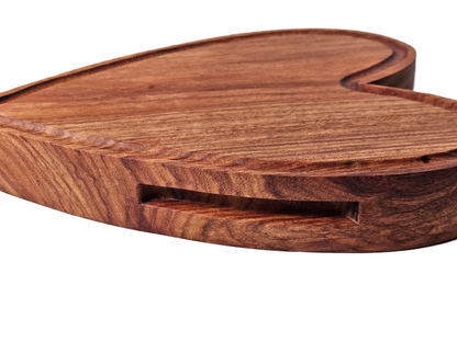 Holzschale in Herzform