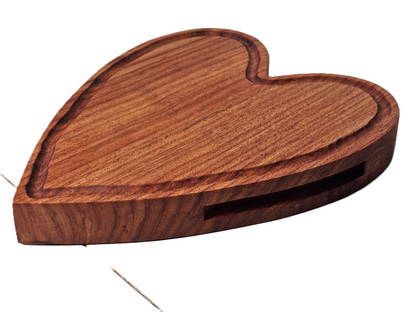 Holzschale in Herzform